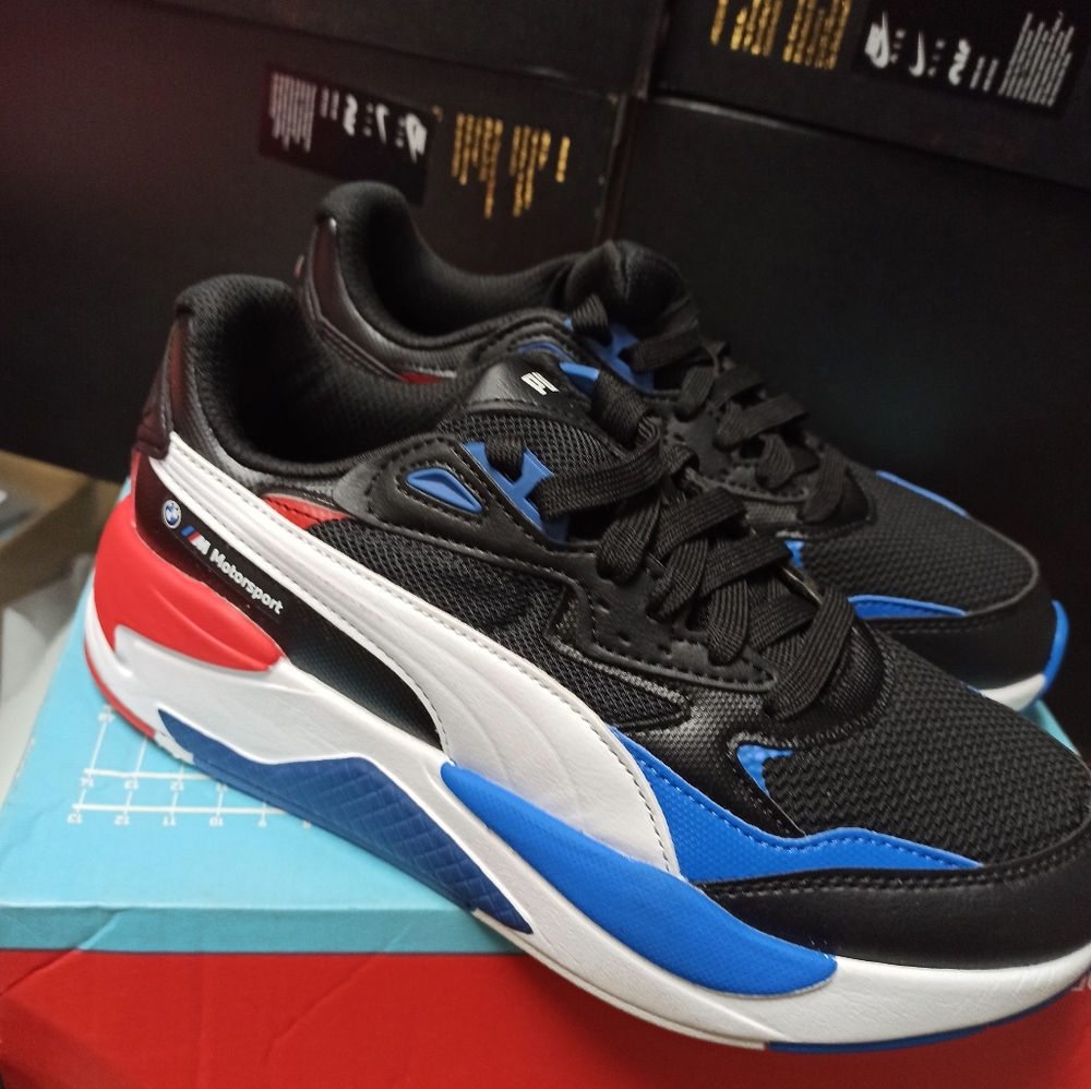 Puma - Picture 3 of 5